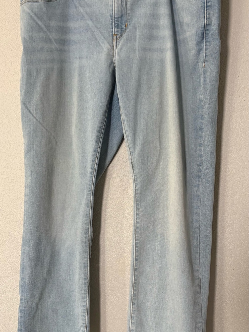 Levi’s Light Wash Women’s Jeans - Classic Straight Sz 18W